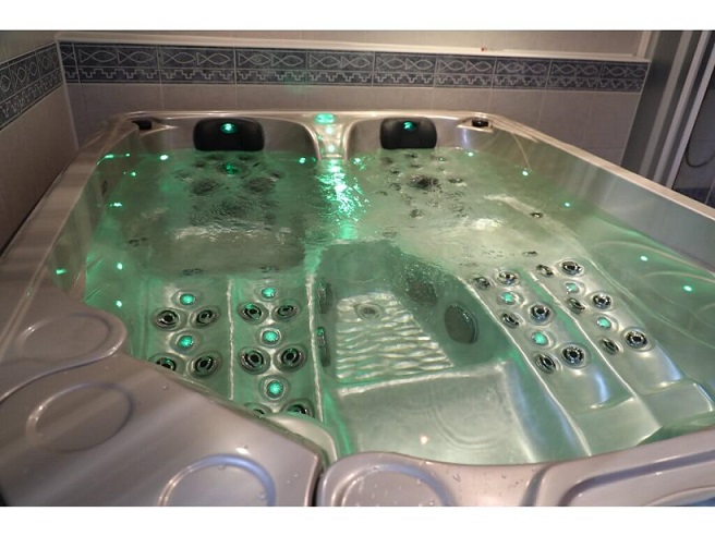 vírivka puma oyster opal zelené led osvetlenie pre relaxačný wellness večer